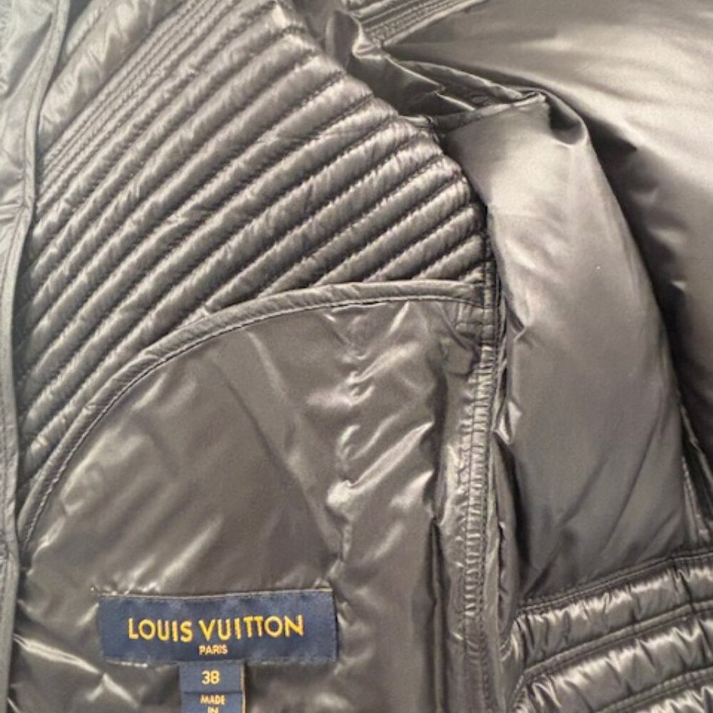 Louis Vuitton Women's Short Down Jacket, Size 38, Black/Silver/Blue, Worn Once - Picture 4 of 6